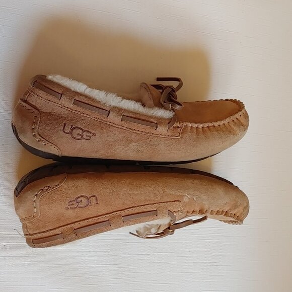 UGG SN 5612 Moccasins Women's Size 4 Leather Shearling - Picture 7 of 7